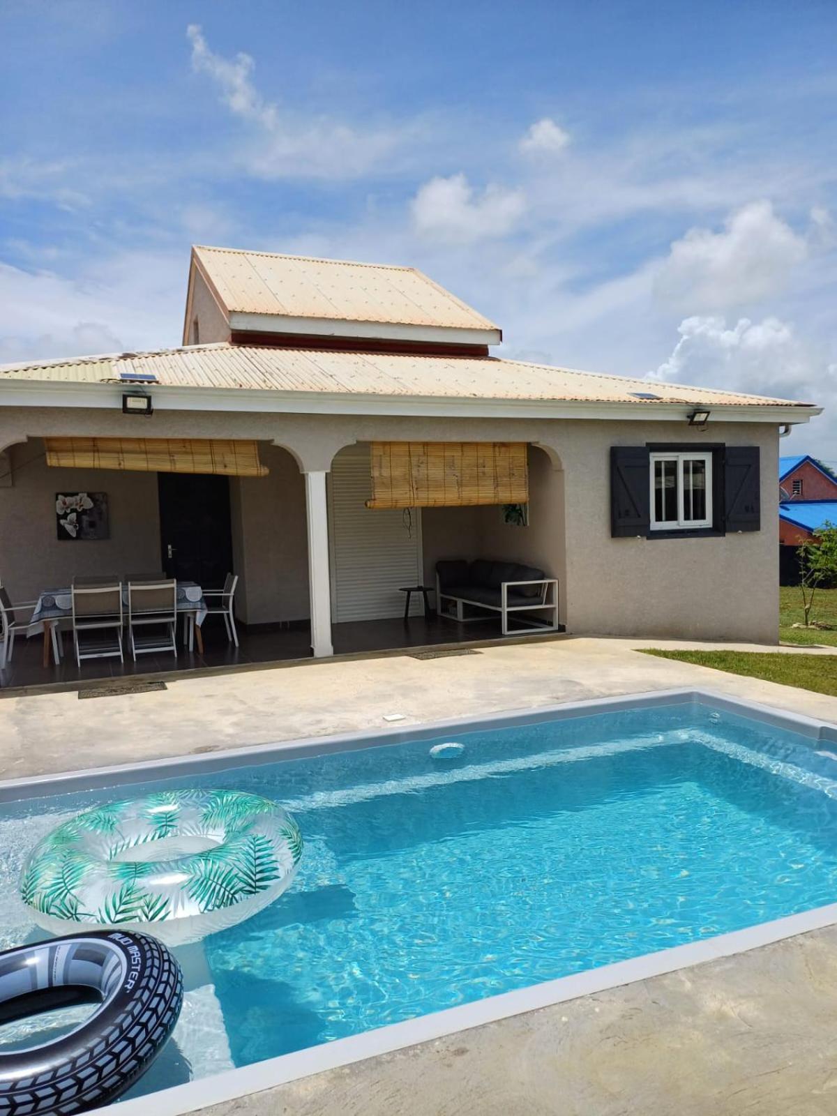 Villa Private House For Vacation, Castel Lamentin Exterior foto